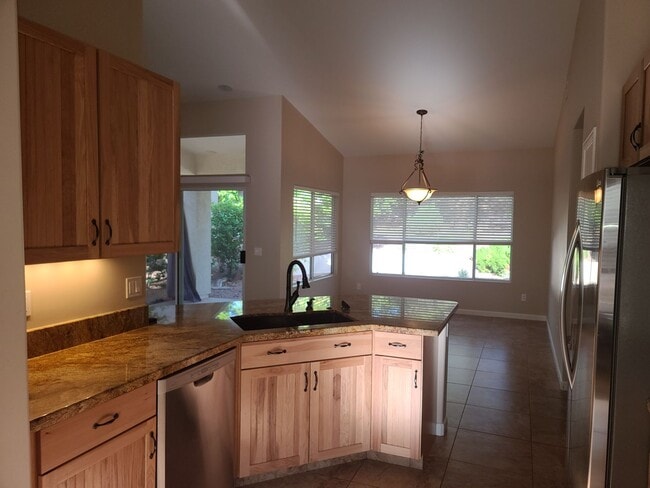 Building Photo - HOUSE:  COTTONWOOD RANCH DEL WEBB COMMUNITY
