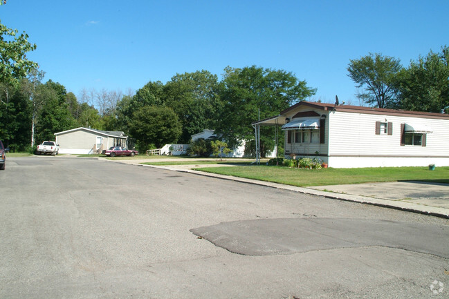 Foto del edificio - Parkwood Mobile Home Community