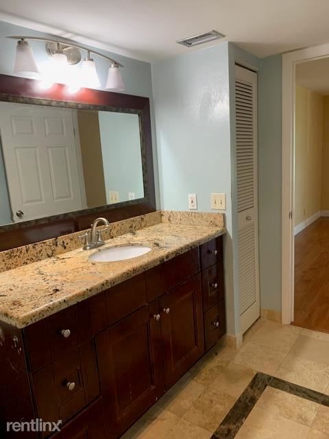 Foto del edificio - 3 br, 2 bath Condo - 198 NW 67th St Apt 304