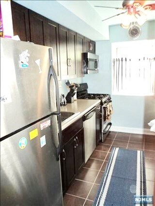 Kitchen - 212 Prospect Ave