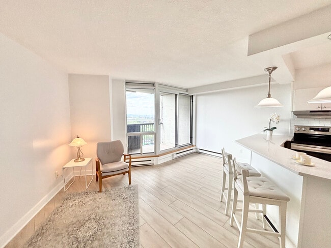 Building Photo - 2 BED - 1 BATH - OTTAWA - CONDO