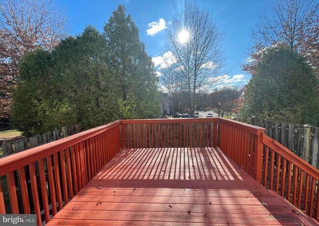 Foto del edificio - 127 Tulip Ln