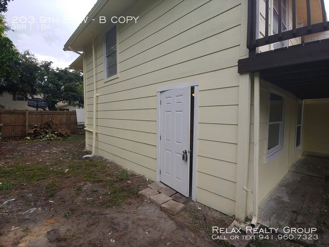 Building Photo - 203 9th St W