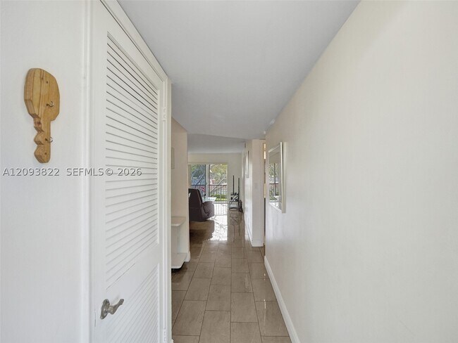 Foto del edificio - 8962 S Hollybrook Blvd