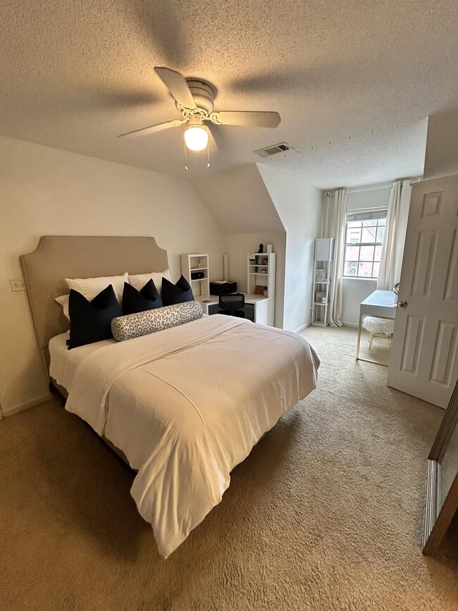 Building Photo - 107 Ashley Way