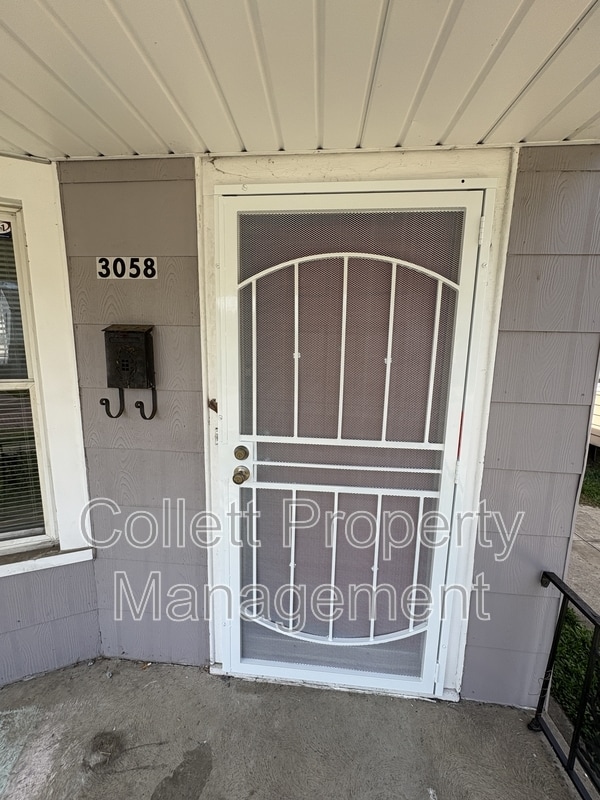 Building Photo - 3058 W 116th St