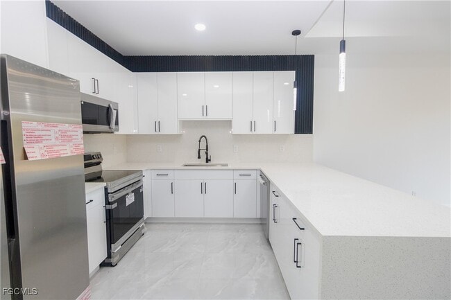 Foto del edificio - 843 Duplex St E