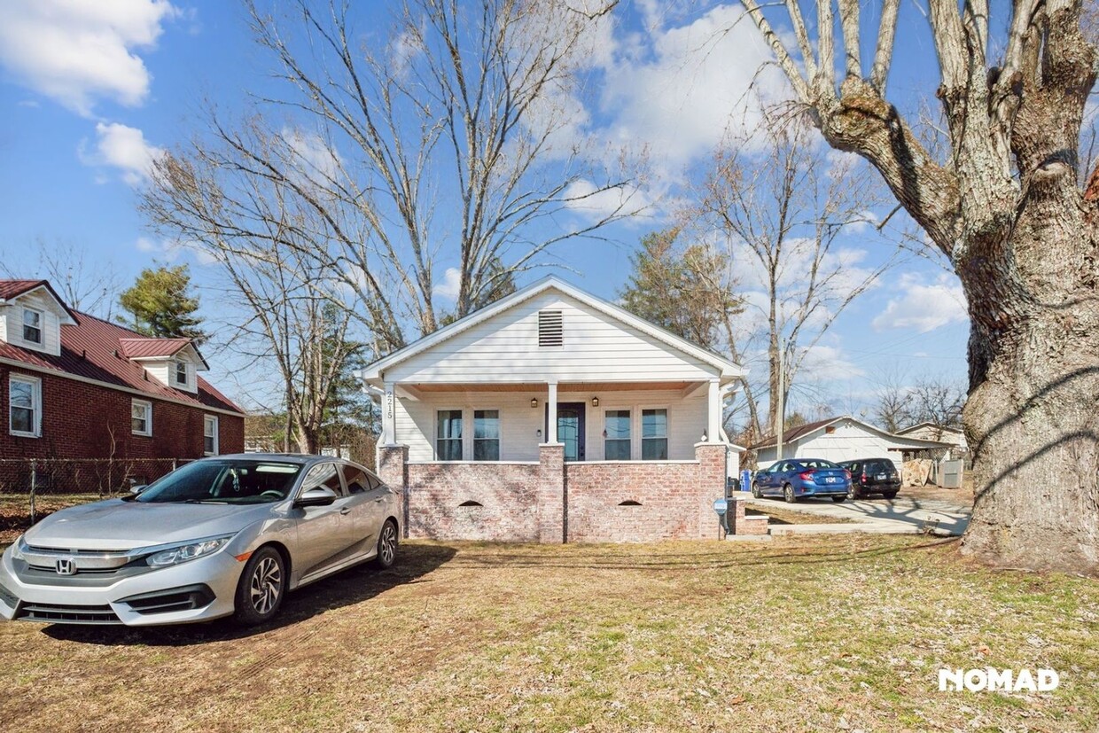 Foto principal - Charming 3BR House in Morristown located n...