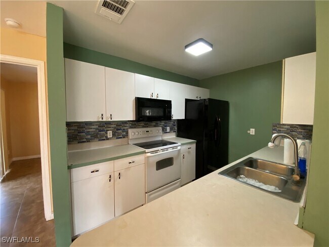 Foto del edificio - 7319 Albany Rd