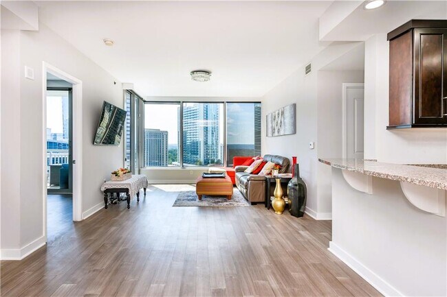 Foto del edificio - 3338 Peachtree Rd NE