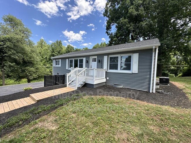 Foto del edificio - 12317 Metlock Rd