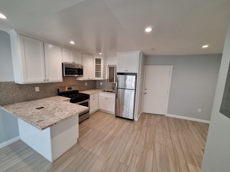 Foto principal - 4660 Kester Ave
