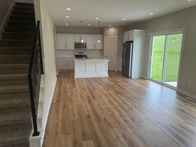Building Photo - New 4 Bedroom | 2.5 Bath | Scenic Views | ...