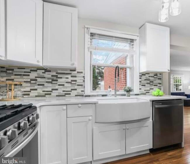 Building Photo - 632 Dutton Cir