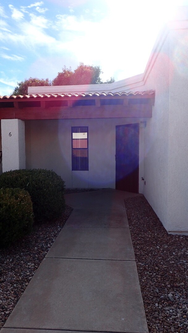 Building Photo - 4511 Buena Loma Way