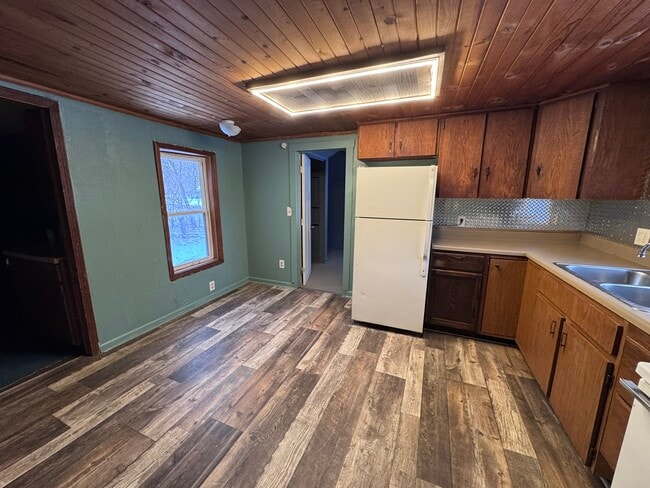 Photo - 1301 Hillcrest St House