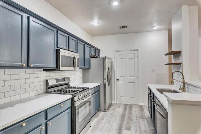 Foto del edificio - 3438 Flowstone Ln