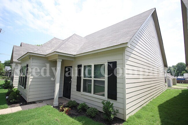 Building Photo - 250 N Claybrook St
