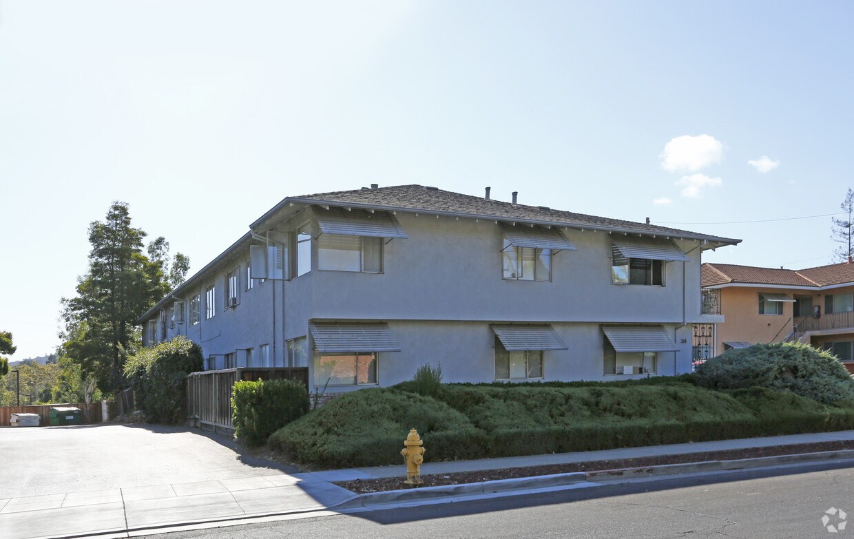 Building Photo - 218 Avery