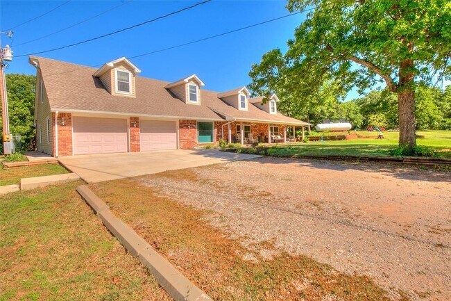 Building Photo - 8000 N Harrah Rd