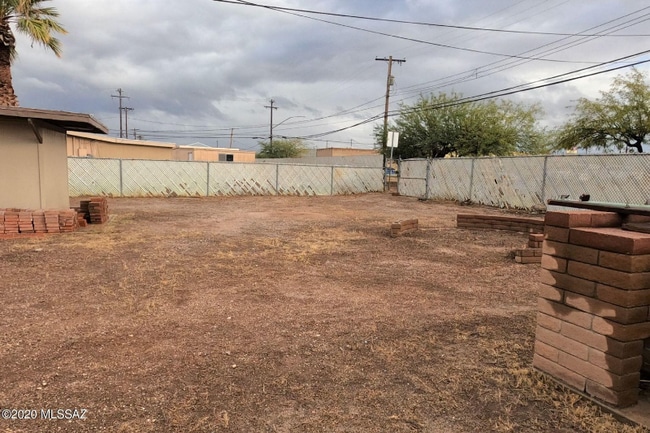 Building Photo - 6162 E 21st St