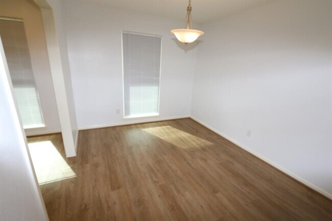 Foto del edificio - 5414 Spellman Rd