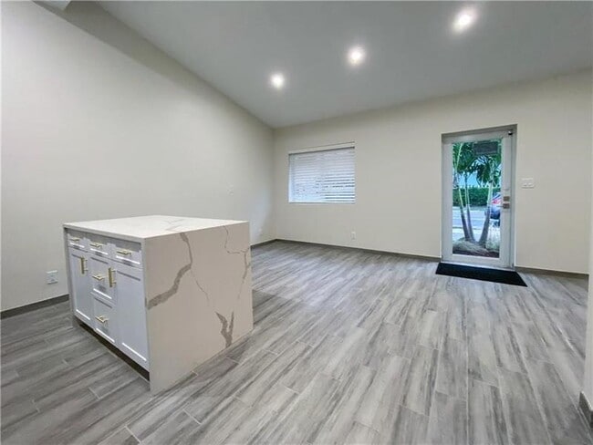 Foto del edificio - 315 SW 7th St