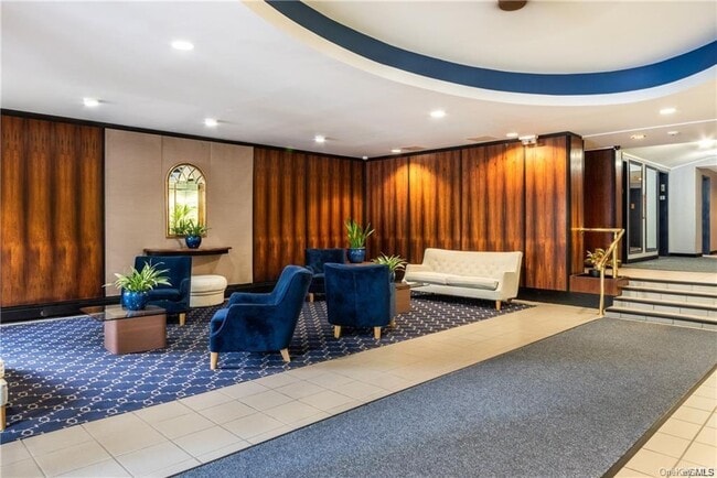 Foto del edificio - 666 Pelham Rd