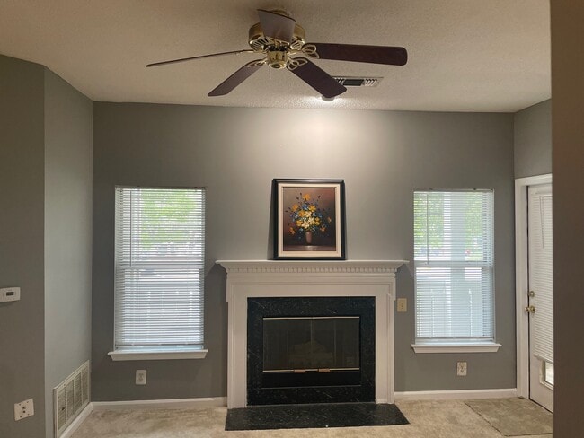 Building Photo - 14302 Rosy Ln