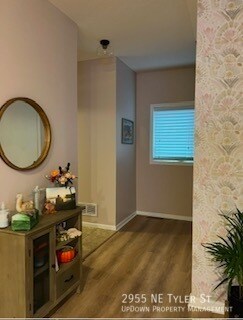 Foto del edificio - 2955 NE Tyler St
