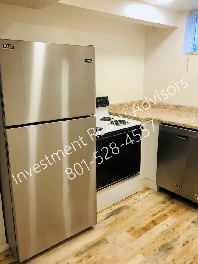 Building Photo - 574 E 200 S