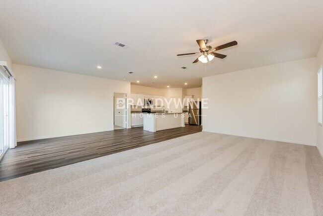 Building Photo - 8336 Sniptoe Dr