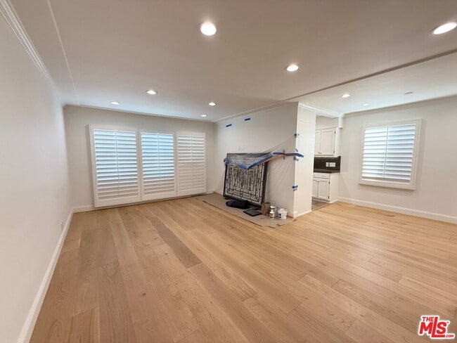 Building Photo - 9667 W Olympic Blvd