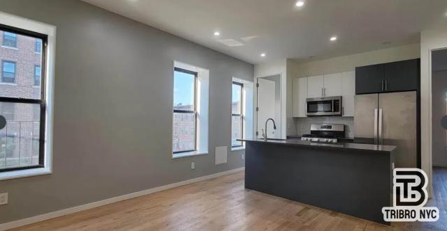 Foto del edificio - 4 bedroom in Brooklyn NY 11226