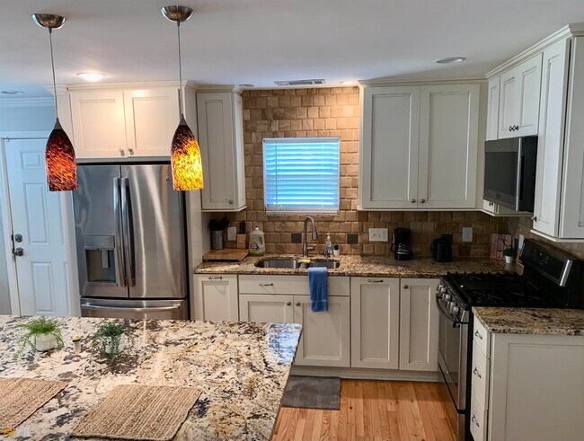 Foto del edificio - 1637 Laurel Ave NW