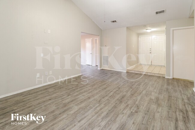 Foto del edificio - 4439 Algernon Dr