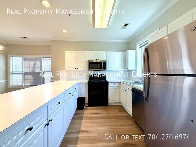 Foto del edificio - 8969 Meadow Vista Rd