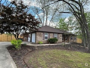 Building Photo - 2409 S Brandi Dr