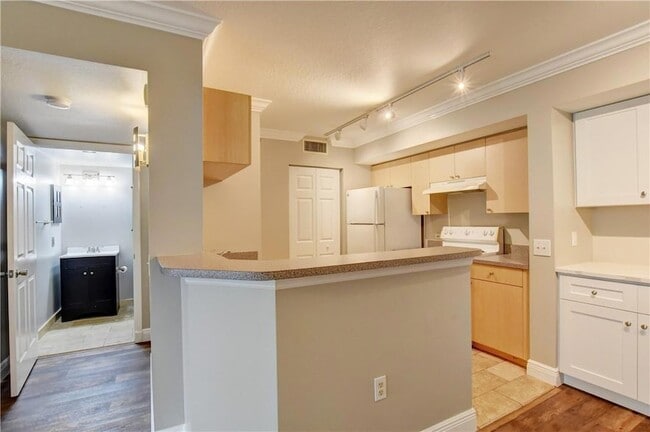 Photo - 1312 Villa Cir Apartment