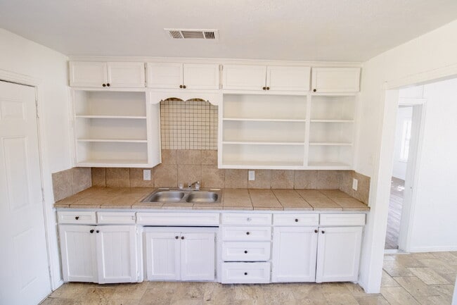 Building Photo - Charming 3-Bed Home in Lubbock