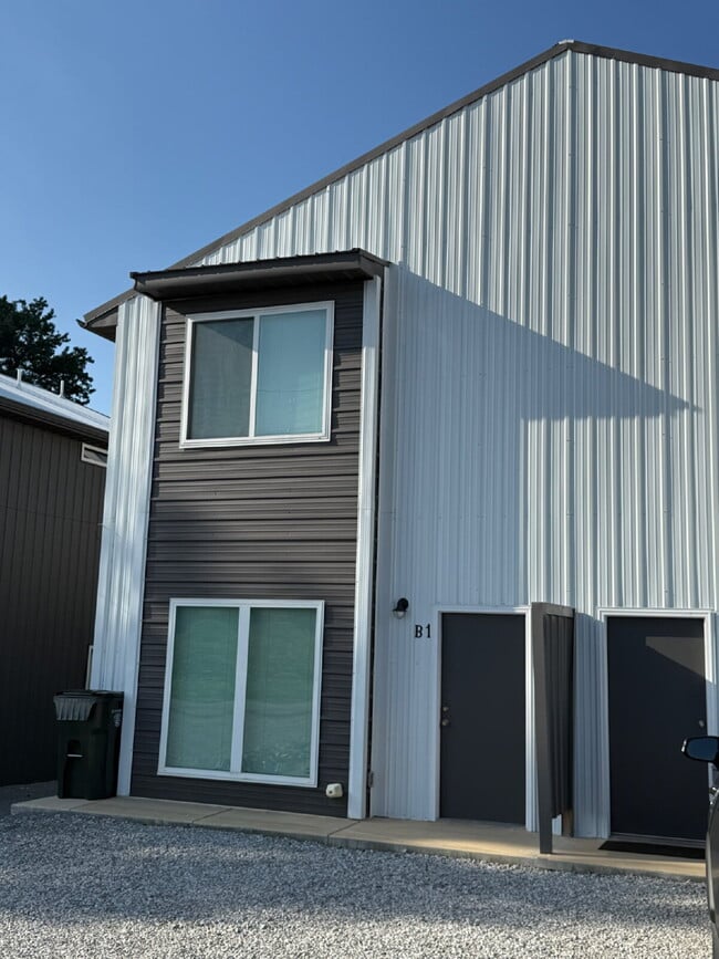 Building Photo - 401 Morring Rd