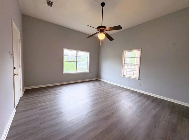 Foto del edificio - 1621 Maple St