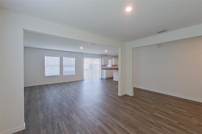 Foto del edificio - 4020 Garden Blvd