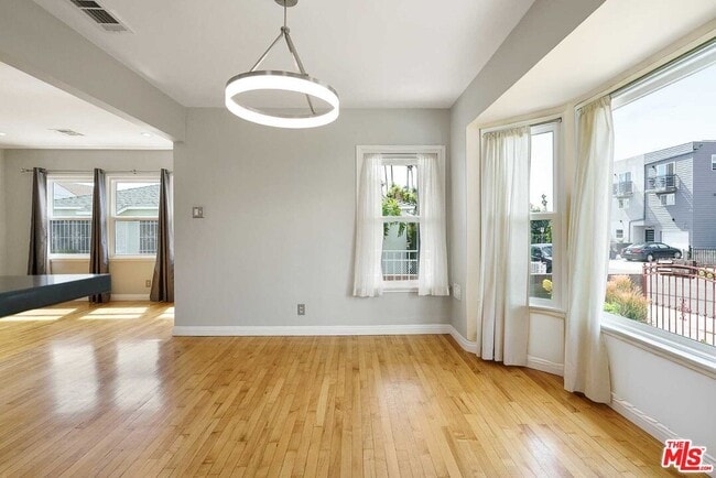 Foto del edificio - 1444 Meadowbrook Ave