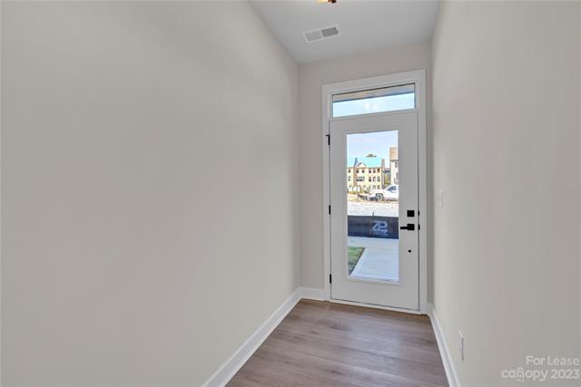 Building Photo - 425 Tristram Ln