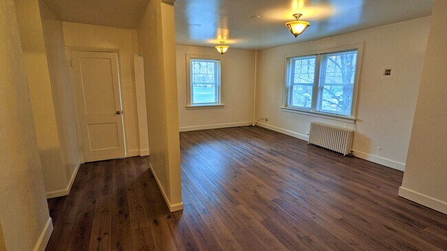 Foto del edificio - Historic Spacious 2 Bed 1 Bath with Study ...
