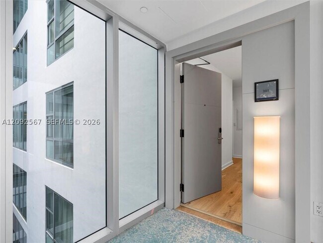 Foto del edificio - 6799 Collins Ave