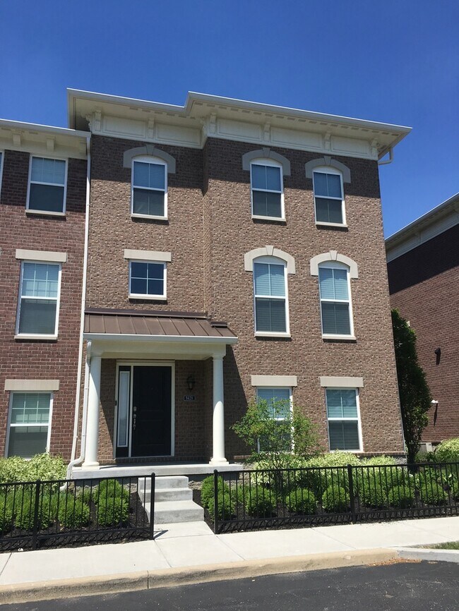 Townhome in Washington Township! Townhouse for Rent in