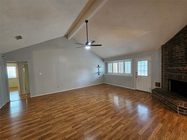 Building Photo - 22522 Round Valley Dr