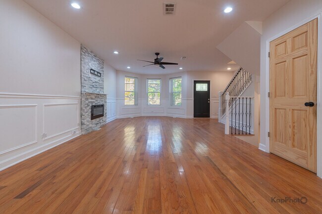 Foto del edificio - 527 N Ridgeway Ave